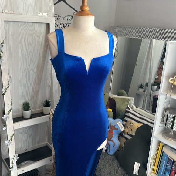 FashionNova | Gorgeous maxi dress size medium - Picture 7 of 9